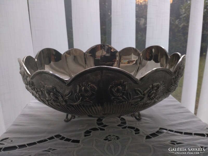 Silver-plated metal alloy, table centerpiece on legs