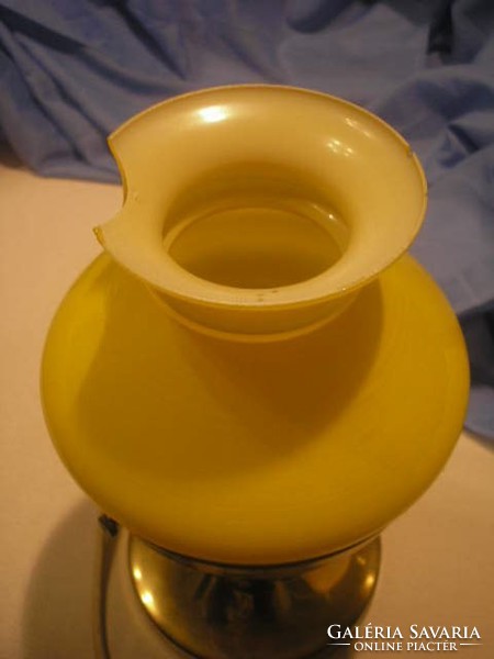 N18 socket, old lamp, pair of foot protectors, also porcelain socket for table bedside table