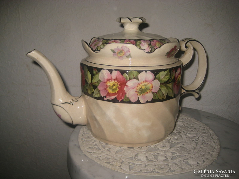 Zsolnay antik teás kanna  az 1800 as évek végéről  , 4982 masszába nyomott forma számmal