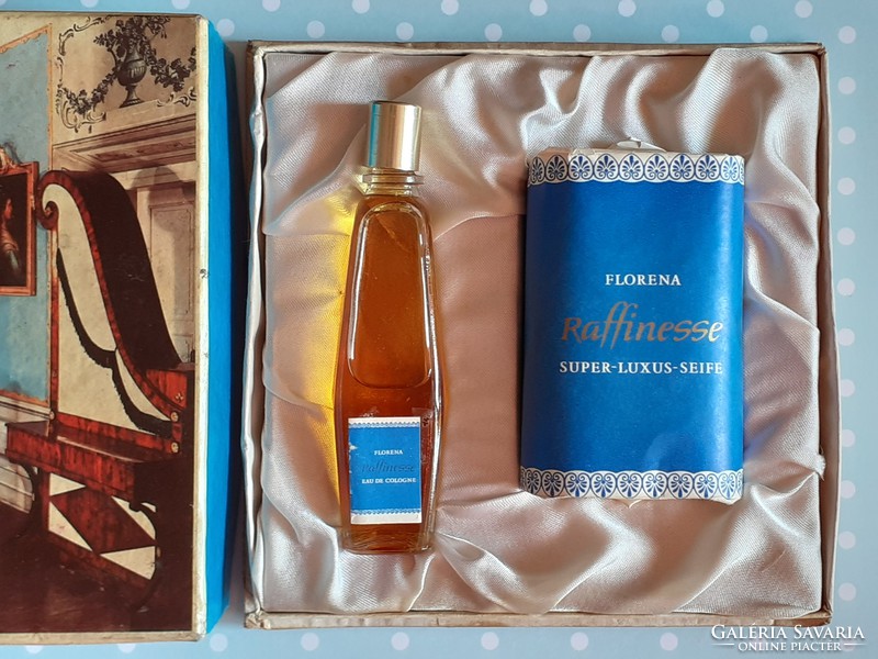 Vintage Florena Raffinesse régi parfüm szappan dobozában