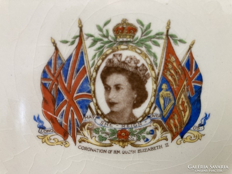 II. Erzsébet koronázása alkalmából kiadott Alfred Meakin fajansz tányérok