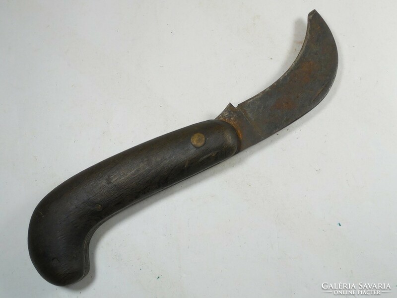 Antique old crooked knife garden forestry viticulture knife hand tool