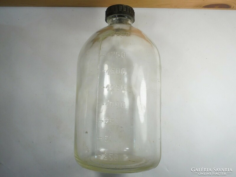 Old retro measuring glass bottle 2000 ml durover laboratory