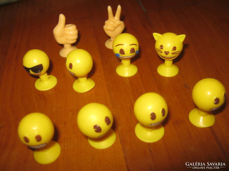 34 emoji rubber figures can be collected