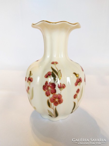 Zsolnay burgundy flower-patterned fluted vase. Flawless! (No. 23/115.)