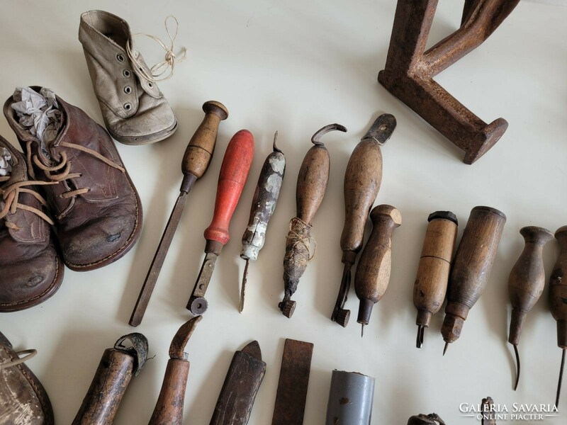 Old cobbler's tools shoemaker accessories