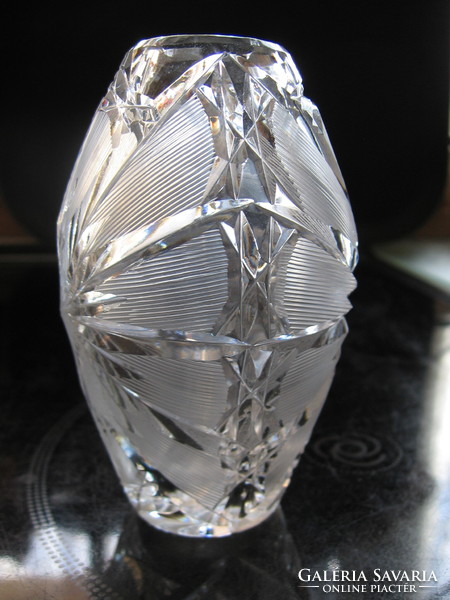 Metszett kristály kis váza