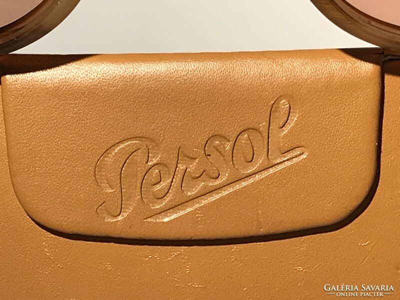 Persol sunglasses with double spring temples, in original magnetic box in beautiful condition!!