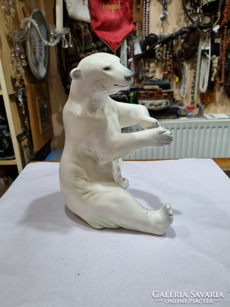 Régi porcelán figura