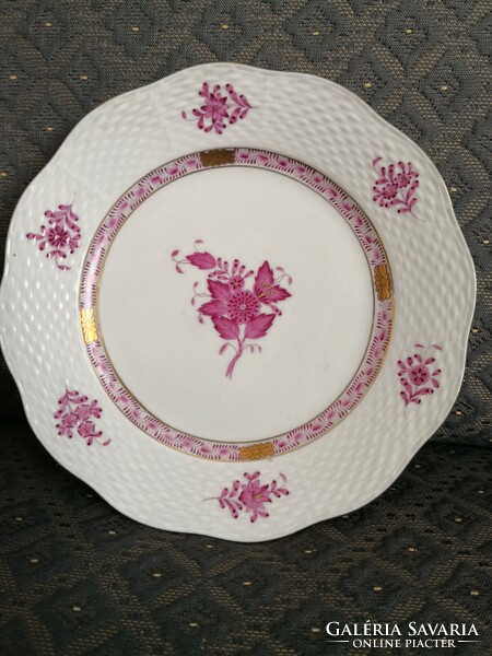 Pure-pur appony plate from Herend, plus a gift plate holder!