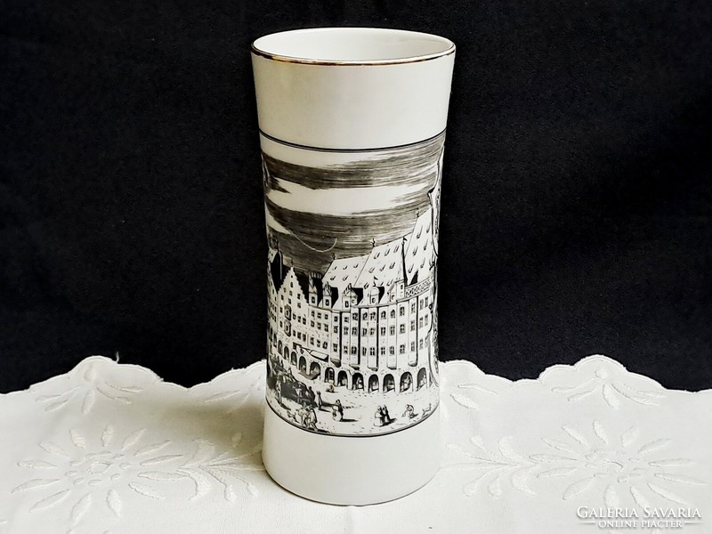 Különleges Bavaria Jaeger porcelán váza régi München város látképpel 15,5 cm