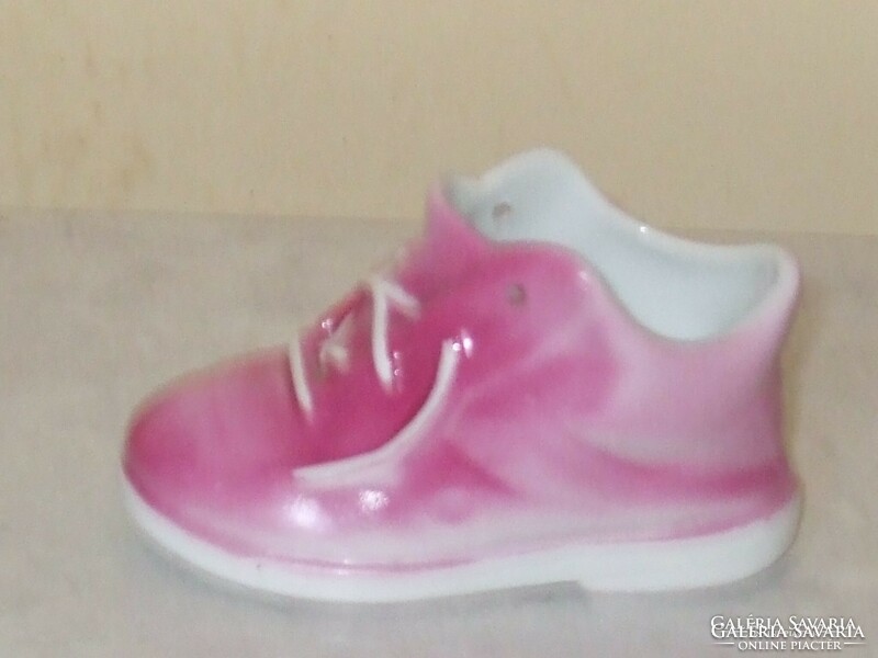 Aquincumi rare pink little shoes.