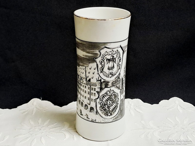 Különleges Bavaria Jaeger porcelán váza régi München város látképpel 15,5 cm