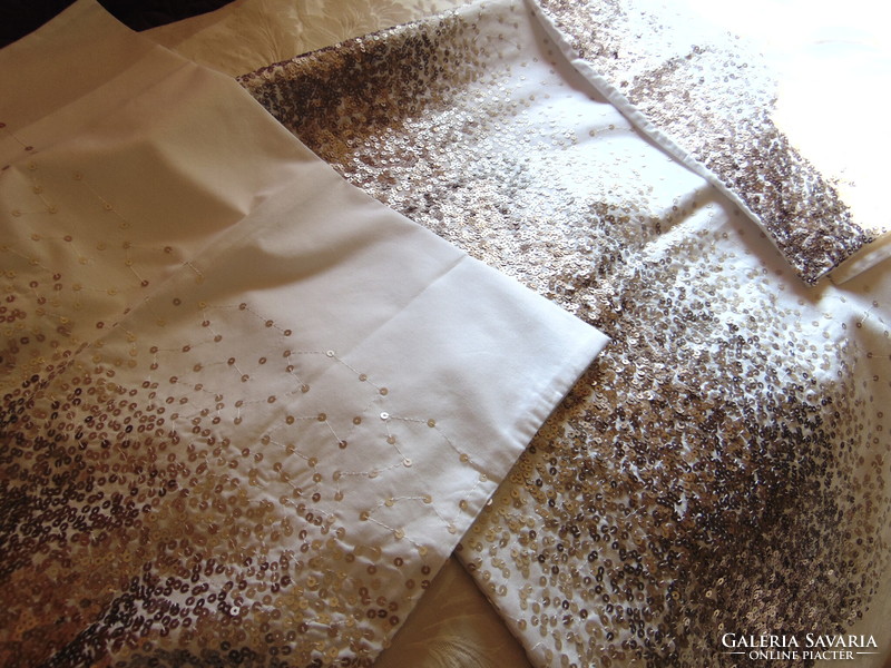 Dreamy snow-white bedding with bronze sequins