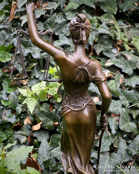 Justitia, az igazság Istennője - monumentális bronz szobor