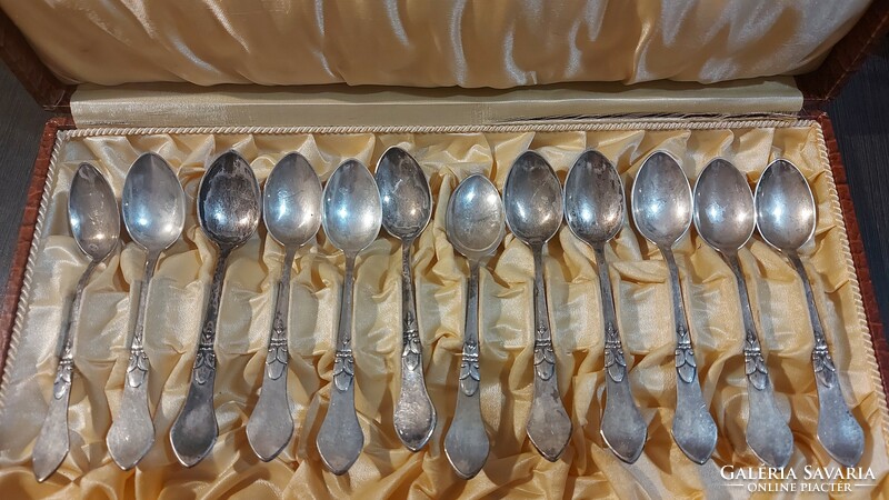 12 silver spoons, 105 gr