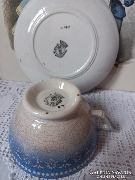 Patina-ripe, wonderful, elf-eared Sarreguemines tea cup