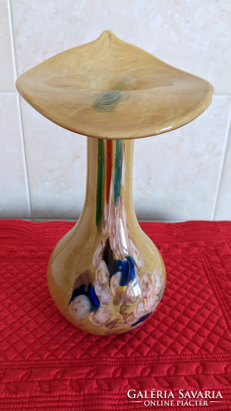 Murano glass vase hand blown, pinched, diamond cut
