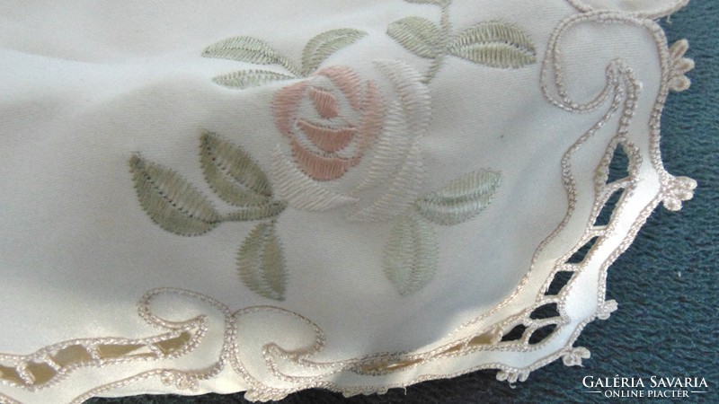 Elegant paper handkerchief box cover 26 cm