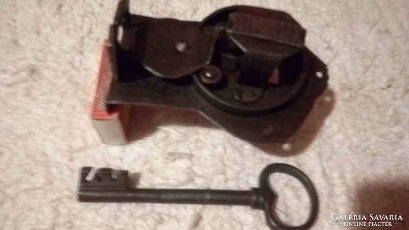 Chest lock. Lock, locking mechanism, key.
