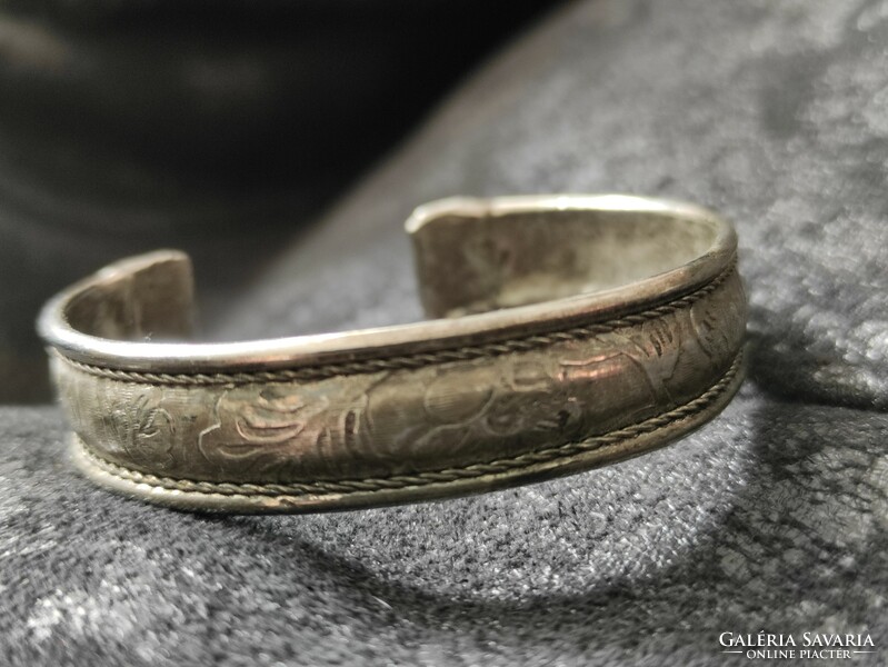 Antique silver-plated chiseled craftsman bracelet