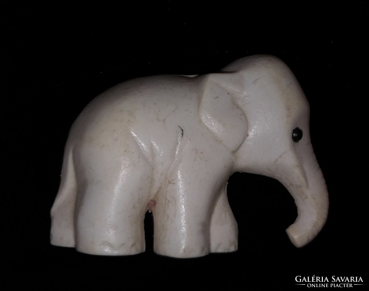 Retro plastic elephant figure 7 cm old