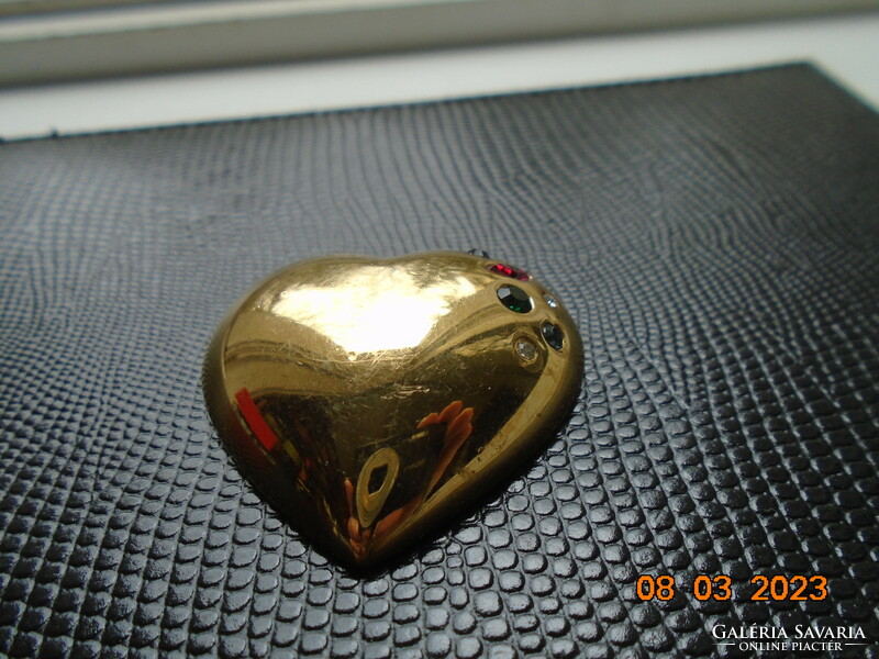 Aranyozott szív medál színes csiszolt kövekkel