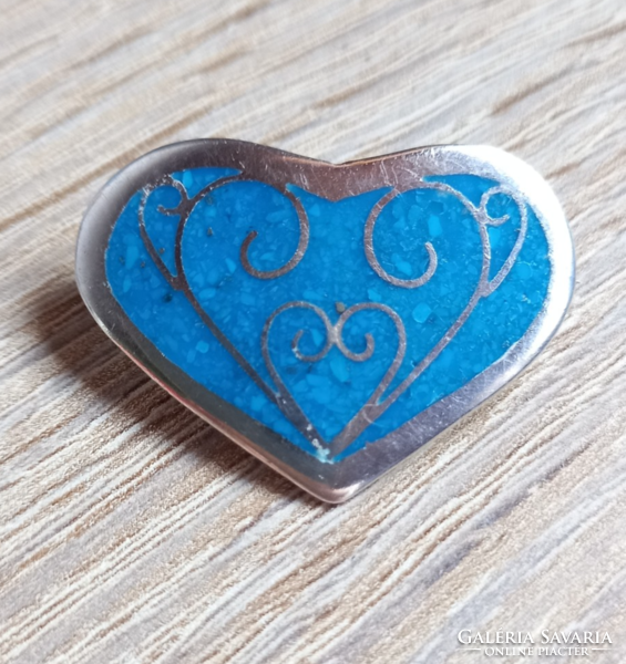Silver heart brooch with turquoise stone
