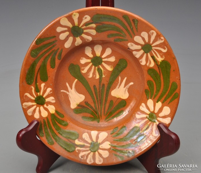 Antique Transylvanian Zilahi brown glazed floral wall plate, earthenware with hanging lugs, 1920s