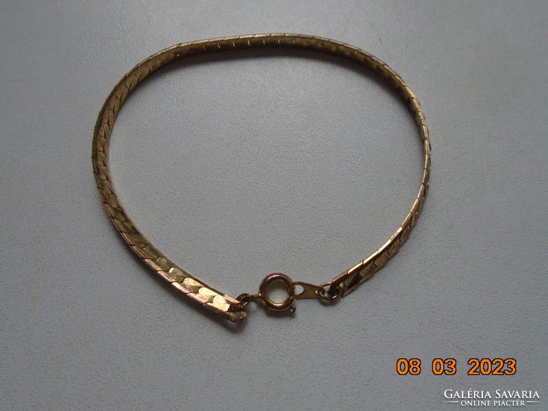 Gold-plated bracelet with tight chain links