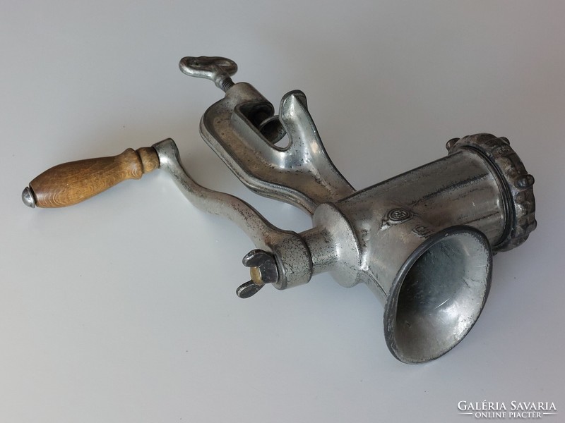 Retro, 5-speed cast iron meat grinder