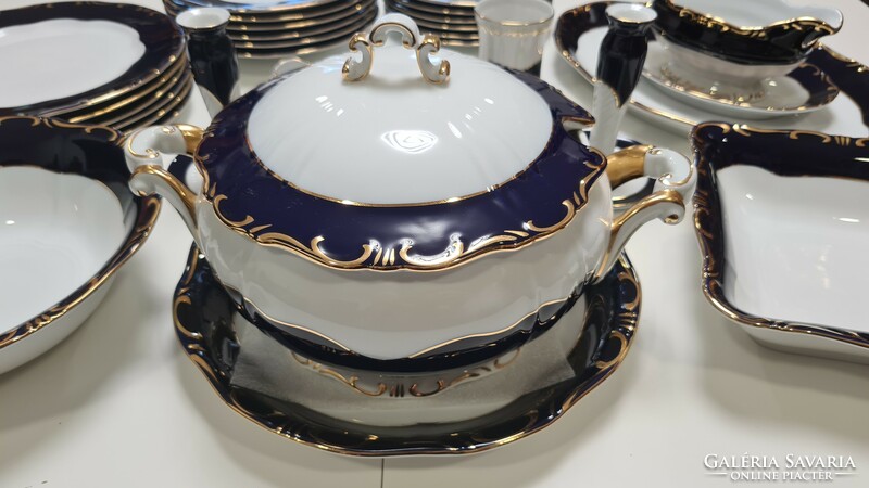 Zsolnay pompadour iii 29-piece tableware