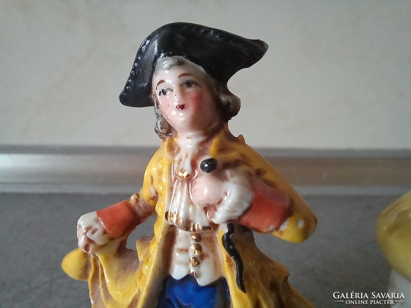 2 db miniatűr Altwien barokk porcelán figura