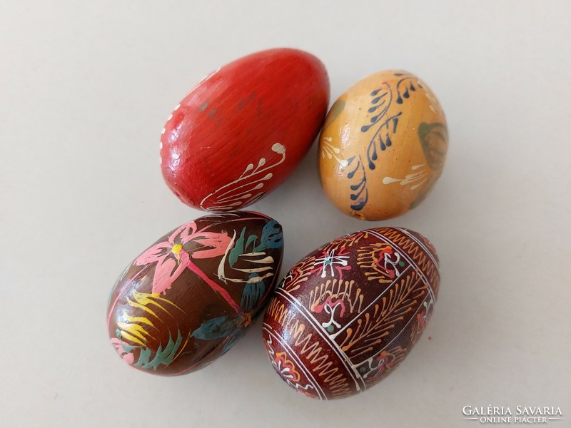 Régi húsvéti festett tojás retro fatojás