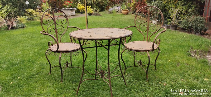 Garden set - (1 table + 2 chairs)