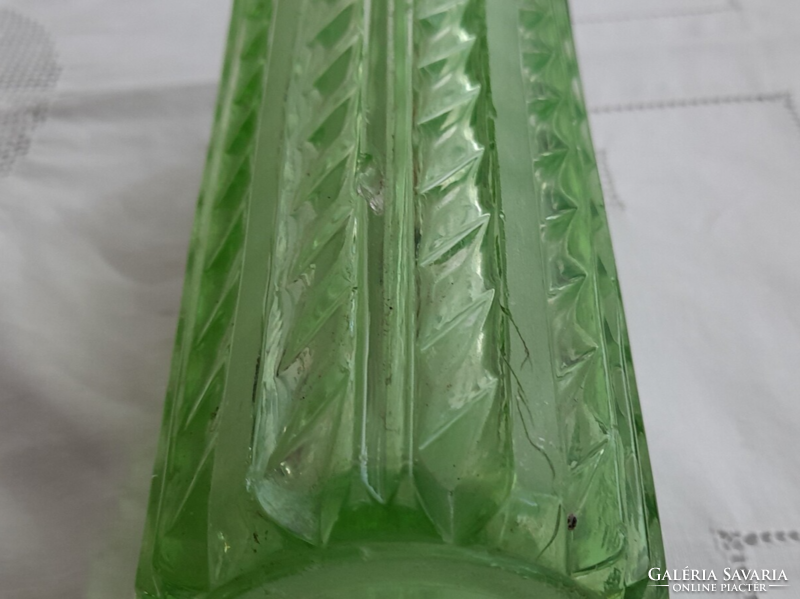 ﻿﻿Vintage vastagfalú zöld üveg váza