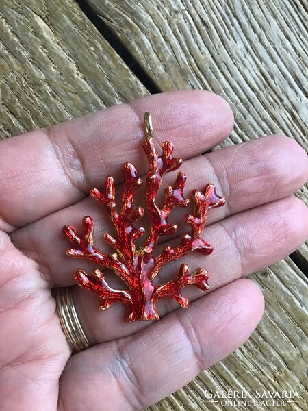 Gold-plated silver coral pendant decorated with fire enamel