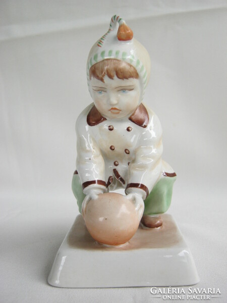 Zsolnay porcelán labdázó gyerek fiú kisfiú