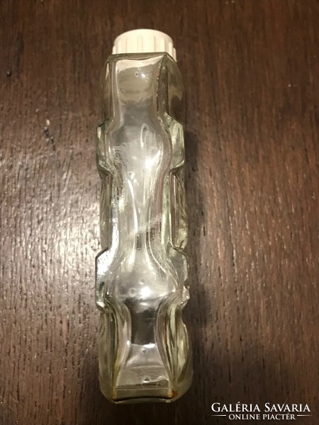 Kölnis üveg,parfümös palack. Mérete: 12x7 cm.