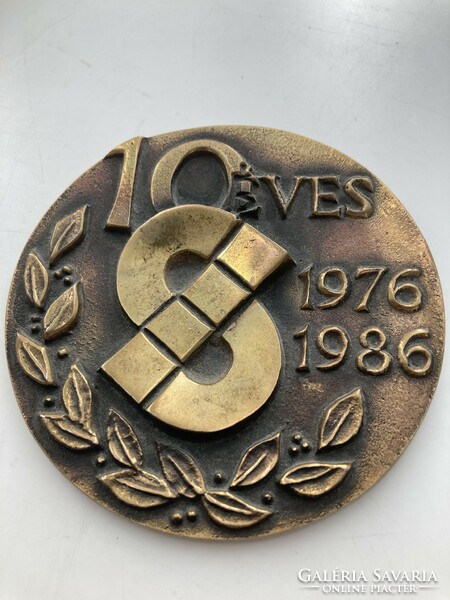 The skála Budapest department store is 10 years old - retro bronze plaque from 1986