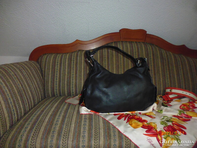 Women's coccinelle genuine leather bag.