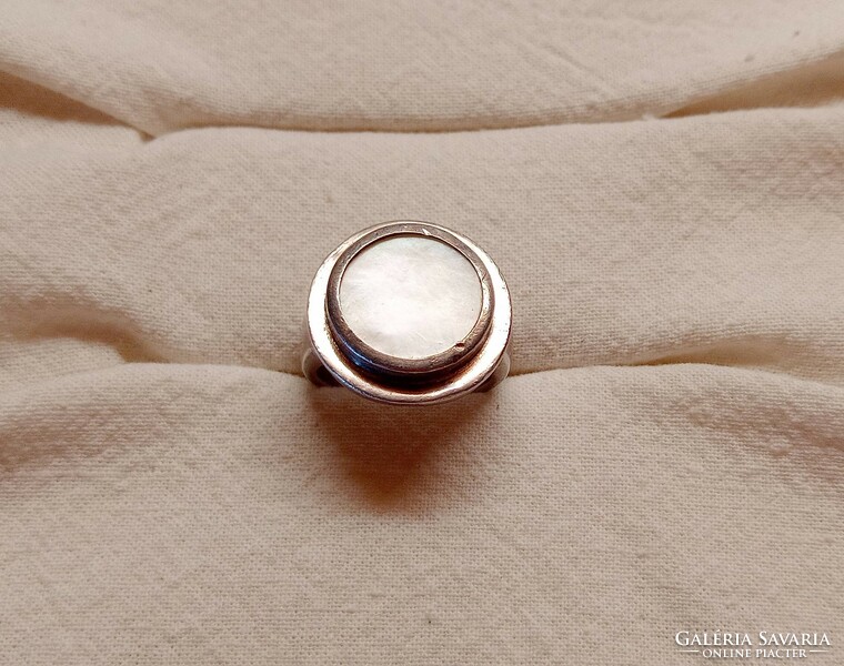 Videóval! Régi nagyméretű ezüst-gyöngyház gyűrű, 925-ös ezüst