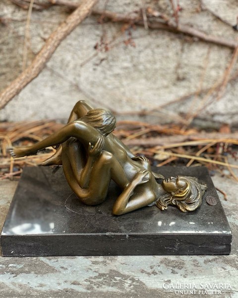 Erotikus jelenet - bronz szobor