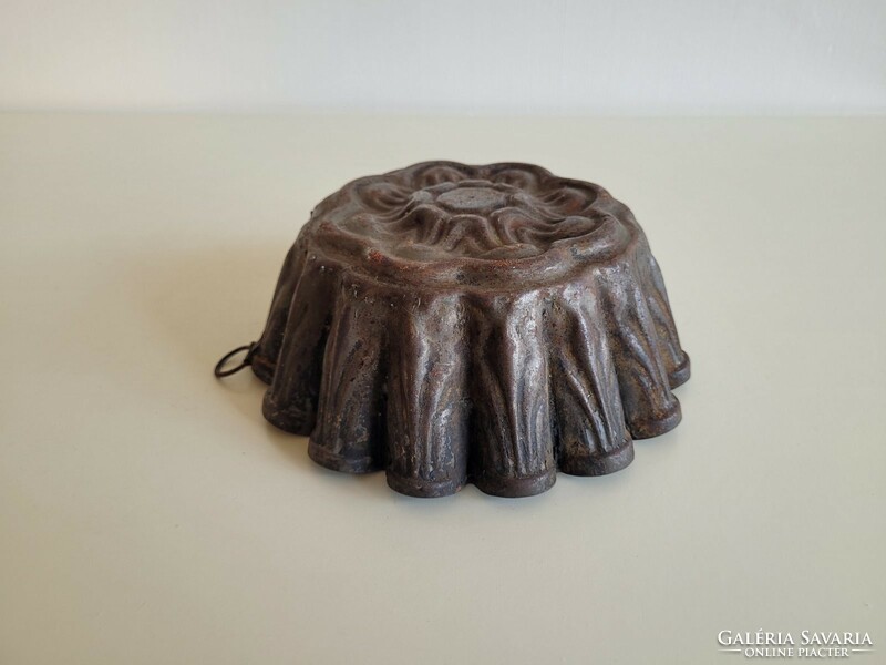 Régi sütőforma vas antik kuglófsütő forma cukrász eszköz