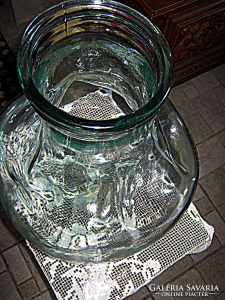 Decorative glass 9 l for decorative purposes