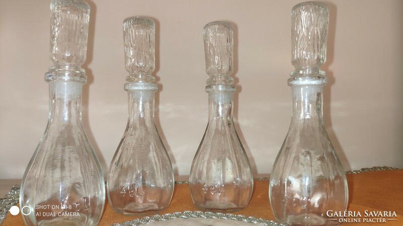4 pieces of vintage perfume bottles