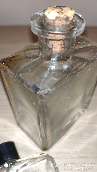 Régi parfümös üvegek Molnár & Moser és Guerlain