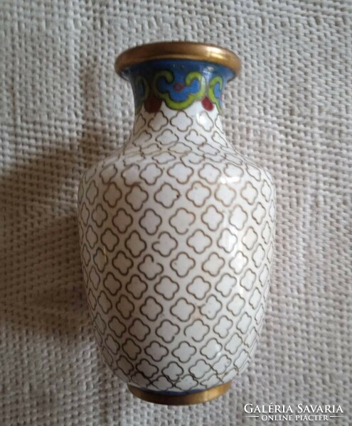 Chinese small vase with beautiful pattern 4.5 Cm high