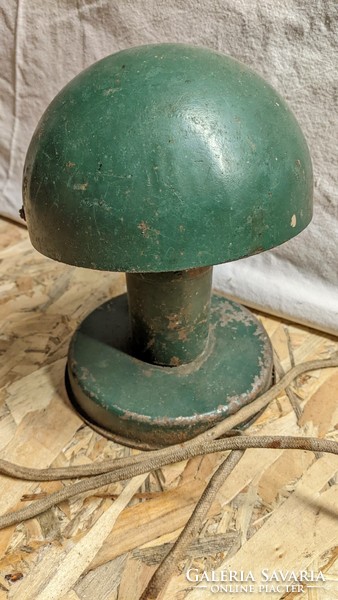 Bauhaus zöld gombalámpa