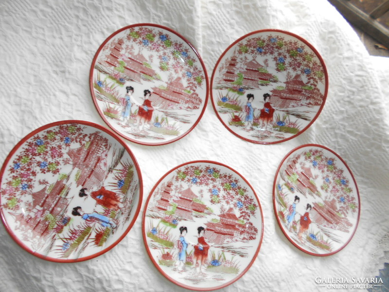 5 thin porcelain hand-painted small plates - the price applies to 5 pieces
